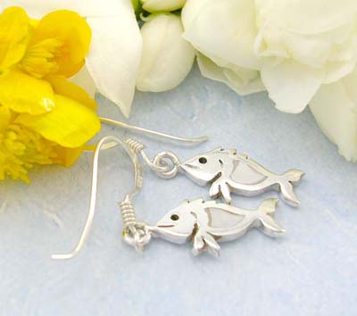 Body custom shopping online store fish hook back sterling silver earrings with beauty fish designed, carved with white shinny seashell  