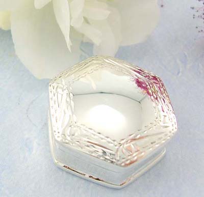 Locket pendant jewelry shopping pyramid shape sterling silver pill box dotted pattern design      