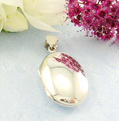 Sterling silver jewelry finding plain oval shape locket pendant design in sterling silver      