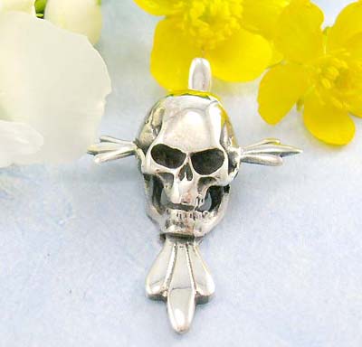 Discount pendants for sale stick-out head and chin skull pattern design in 925 sterling silver pendant   