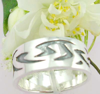  Body jewlery online distributor catalog Sterling silver ring with flower celtic knot work      